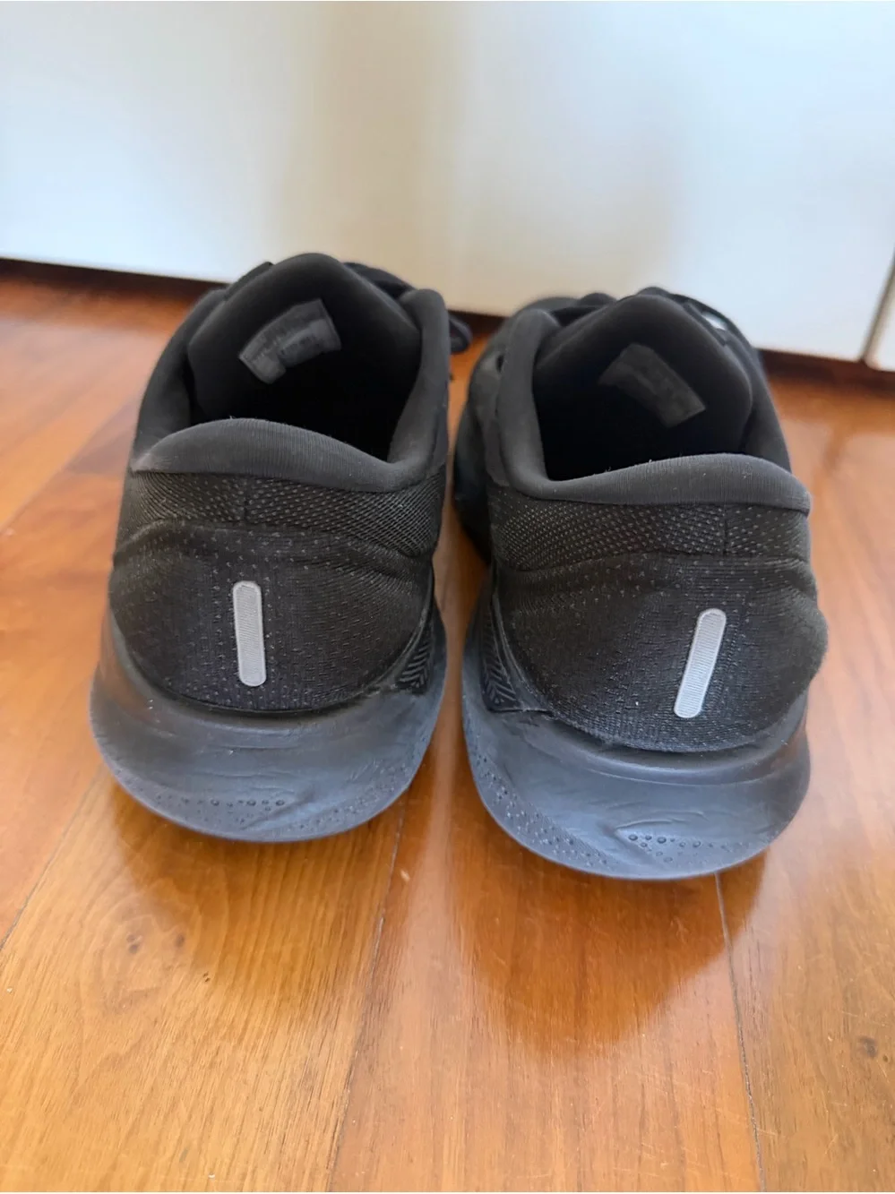 Brooks Men’s Black Wide Adrenaline GTS 24
